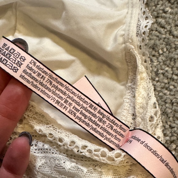 Victoria's Secret White Lace Bralette - Picture 5 of 5